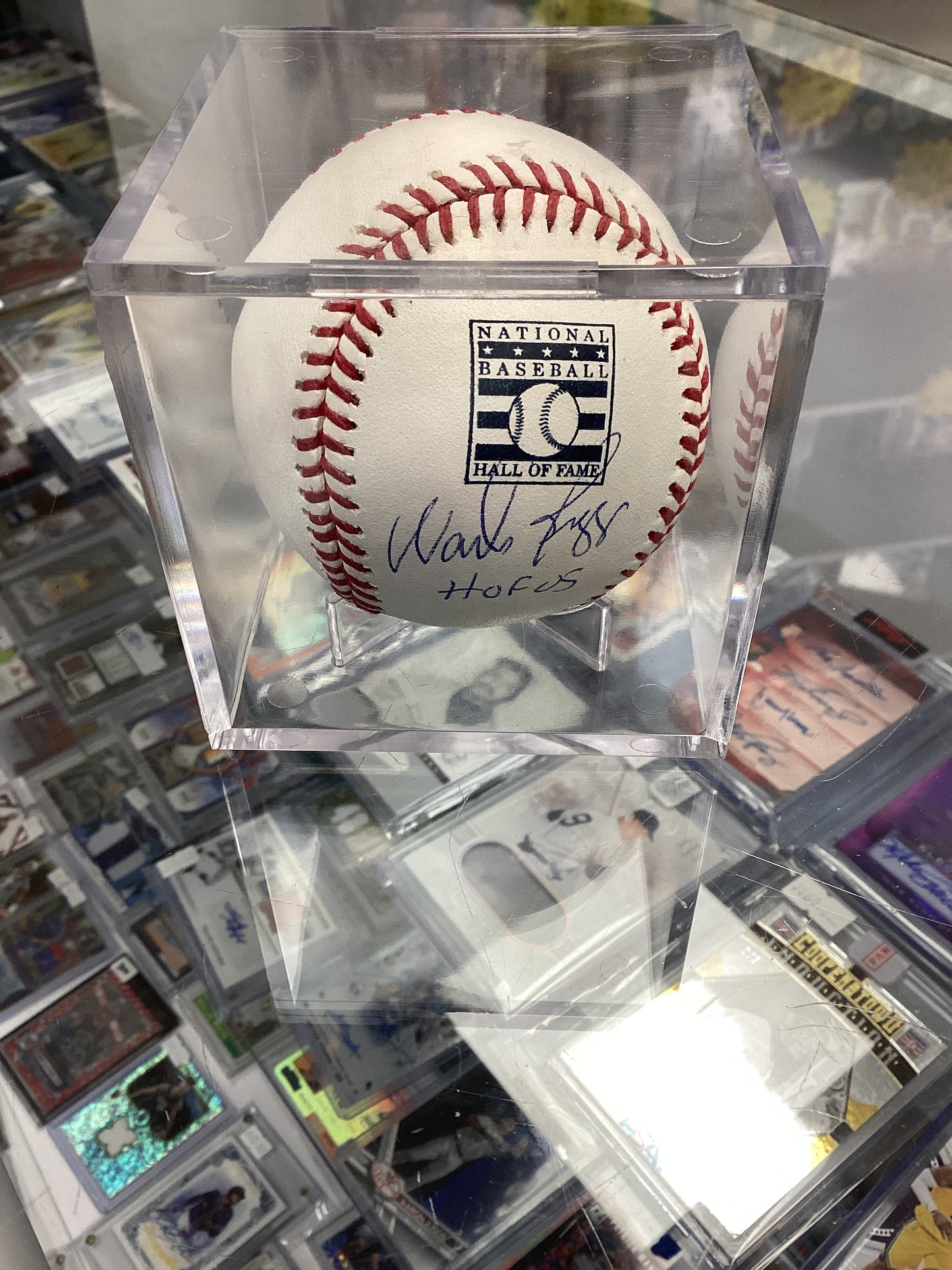 SIGNED BASEBALL WADE BOGGS