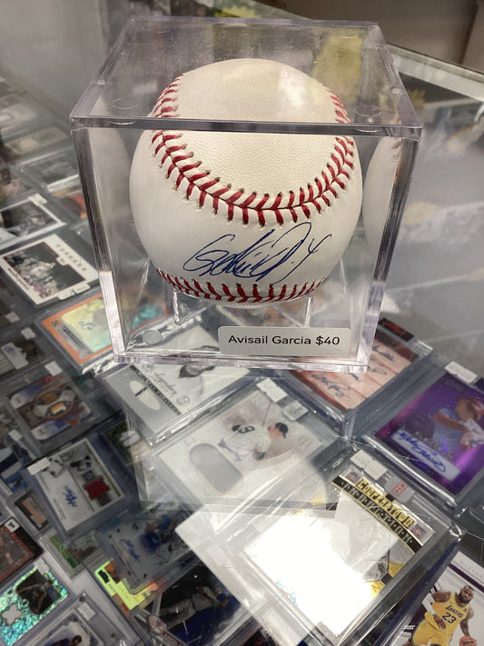 SIGNED BASEBALL AVISAIL GARCIA