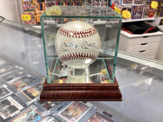 SIGNED BASEBALL MICKEY MANTLE